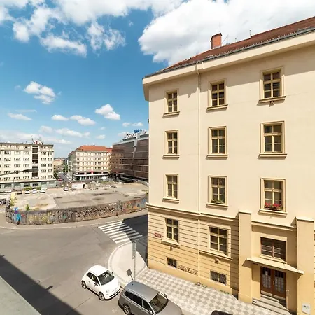 Cosy Studio Steps From Main Station And Museum Prag